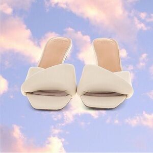 Abercrombie Puff 2.5” Heels